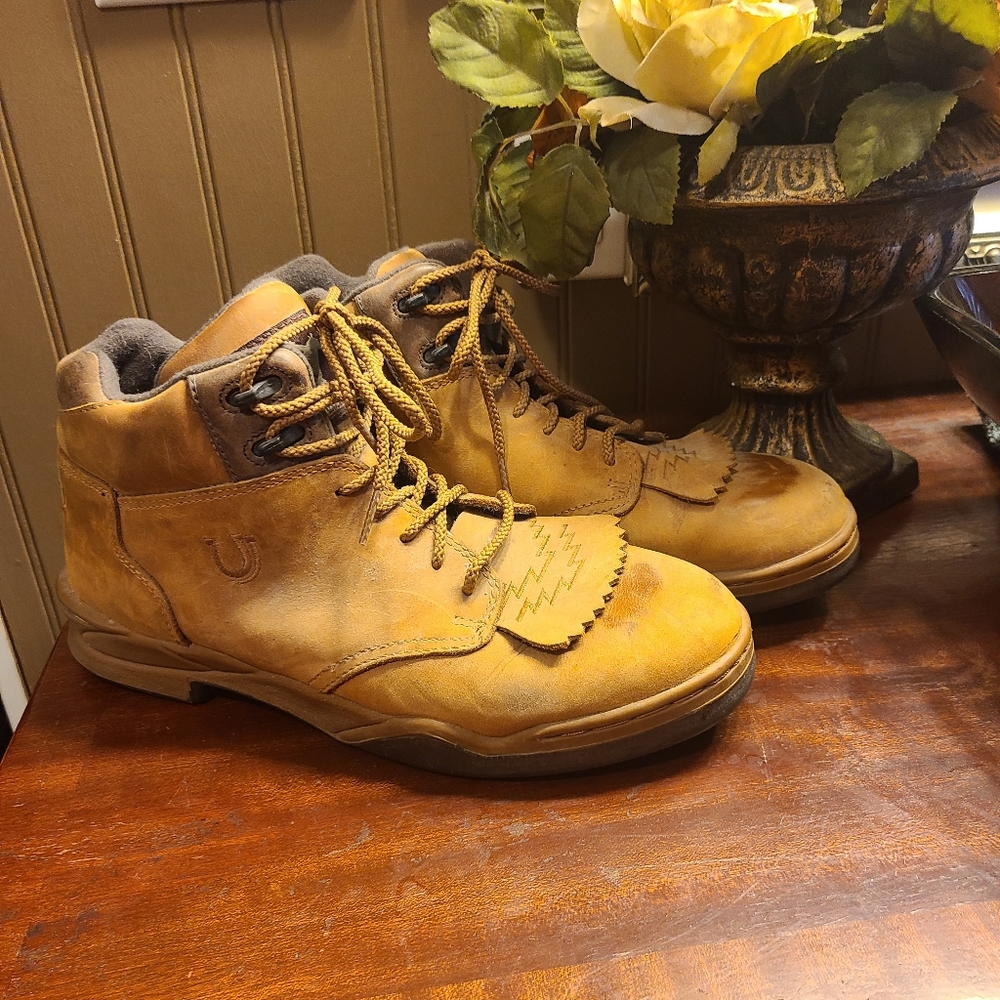 Horse Shoes Women's 9.5 Paddock Boots Shoes. Roper